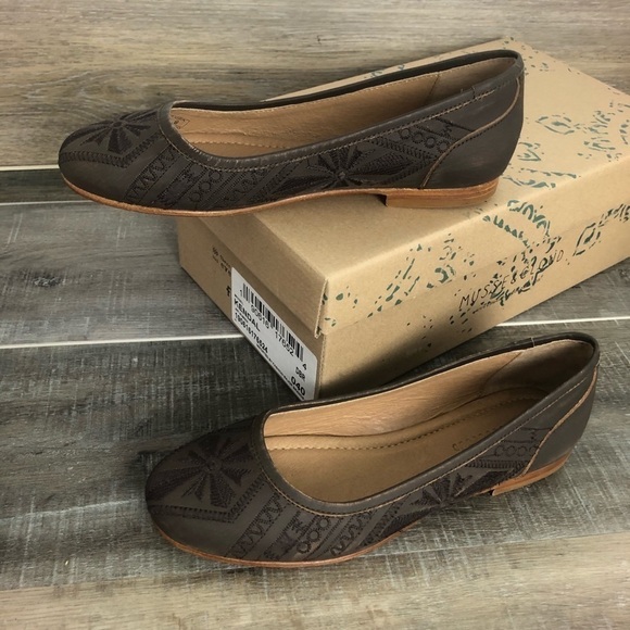 Muse & Cloud Kendal Brown Ballet Leather Flats Size 9 - Picture 2 of 9